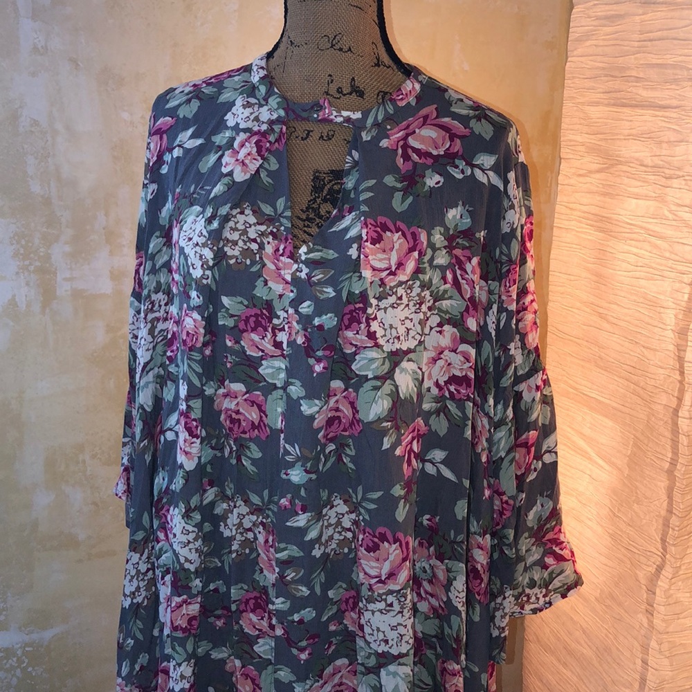 Beautiful flowing long top